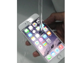iPhone упал в воду - что делать?
